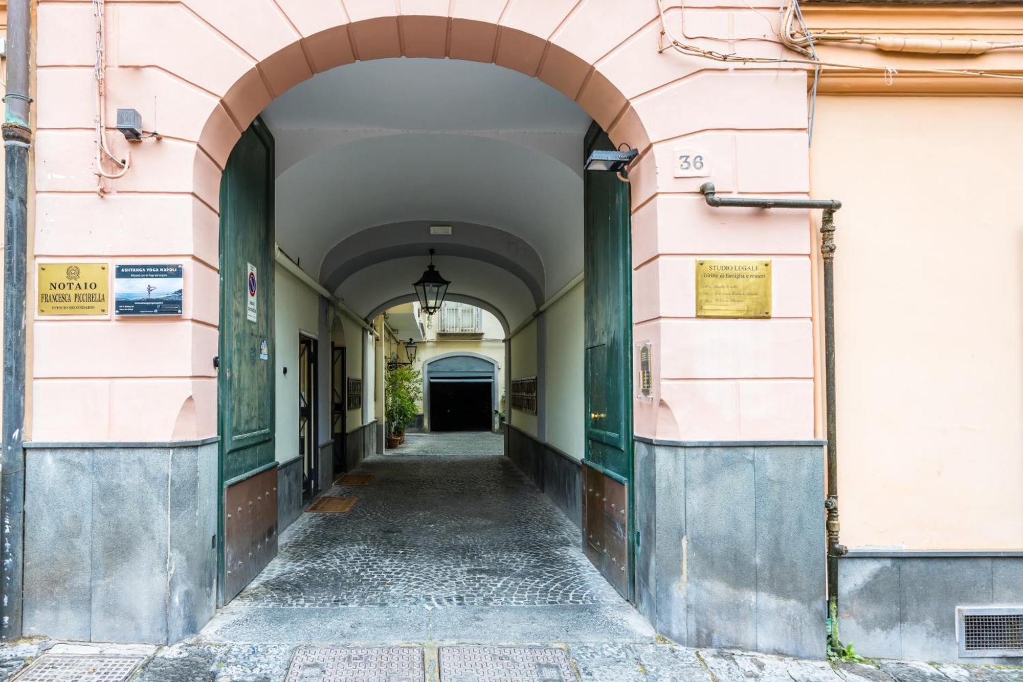 Apartment Kea Home, Entire House In The Heart Of Neapel